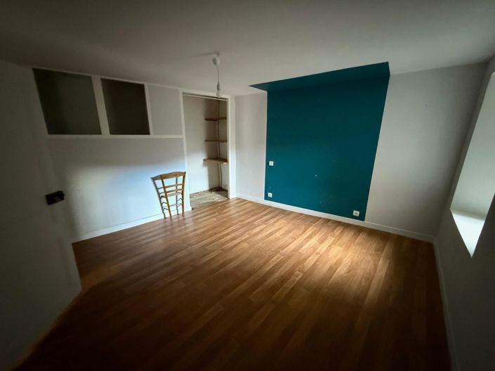 Image No.7-5 Bed House for sale