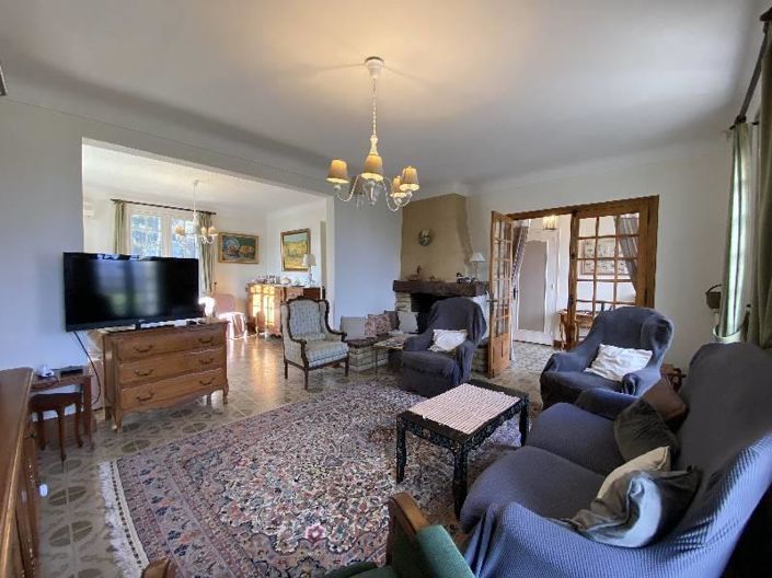 Image No.2-4 Bed House for sale