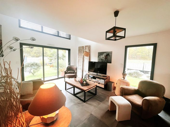 Image No.5-4 Bed House for sale