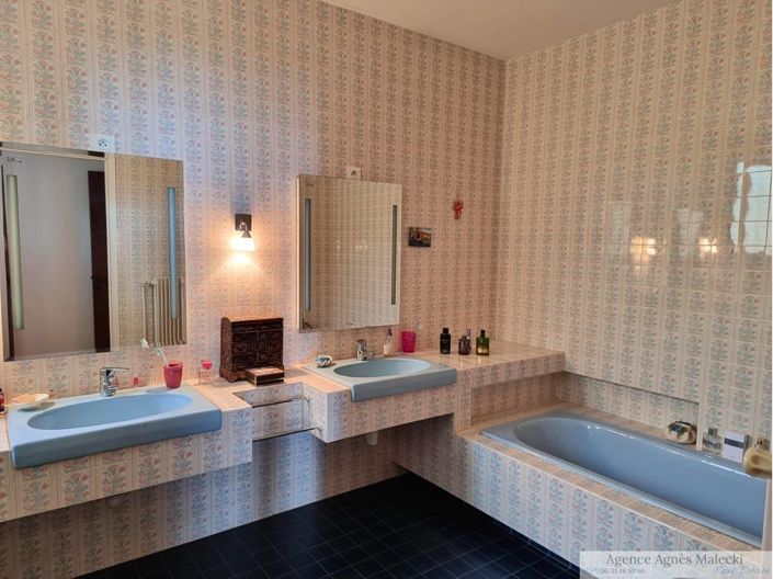 Image No.10-4 Bed House for sale