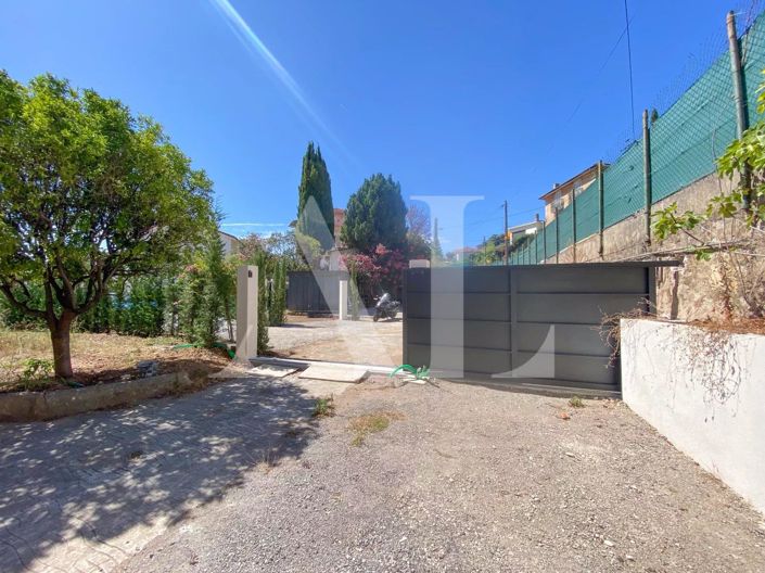 Image No.2-5 Bed House for sale