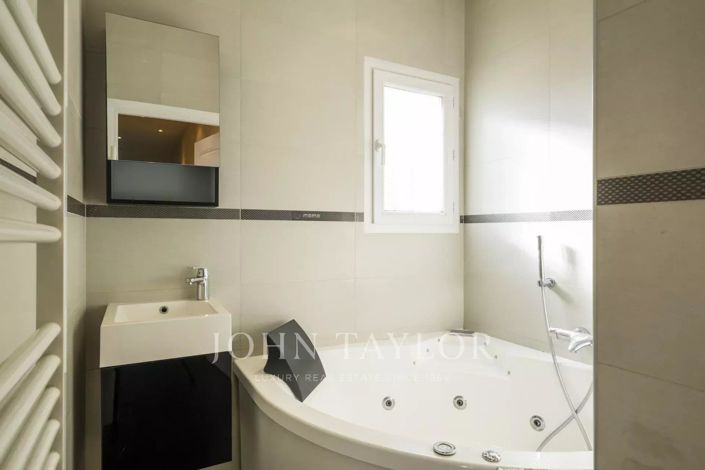 Image No.11-3 Bed House for sale