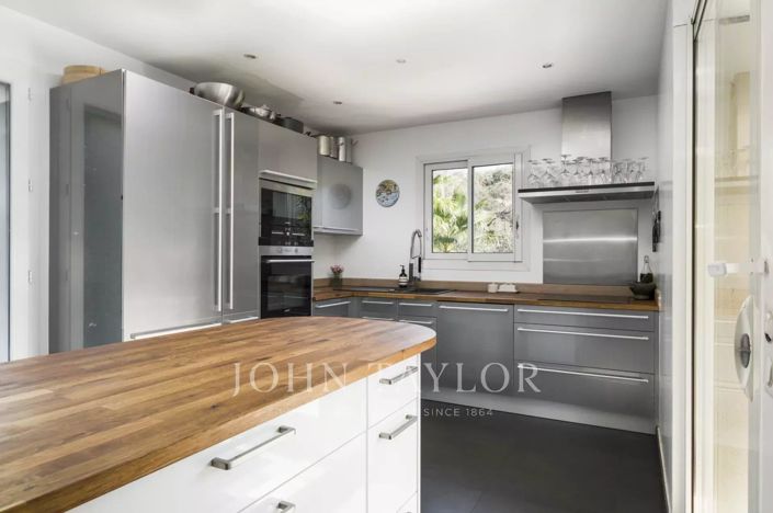 Image No.3-3 Bed House for sale