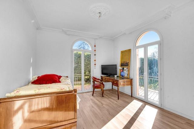 Image No.10-4 Bed House for sale