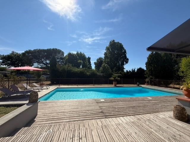 Image No.2-4 Bed House for sale