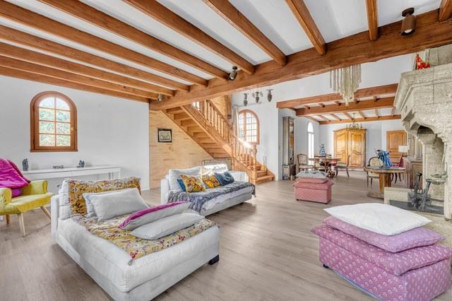 Image No.6-4 Bed House for sale