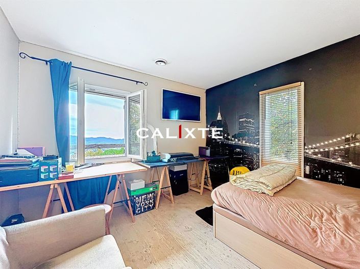 Image No.17-4 Bed House for sale