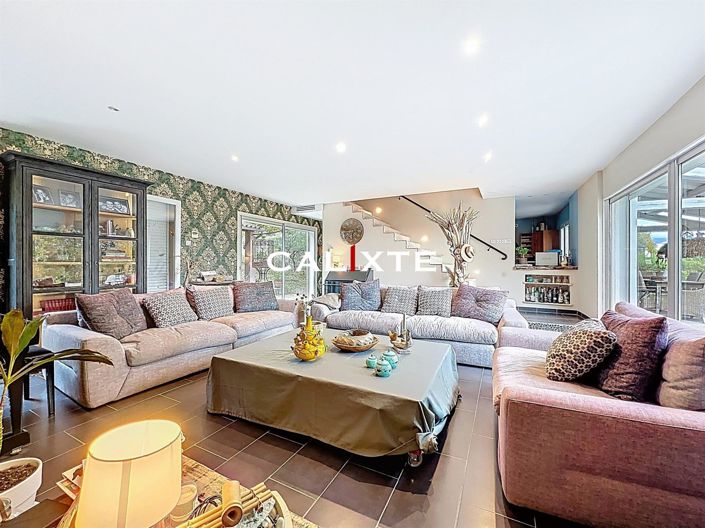 Image No.9-4 Bed House for sale