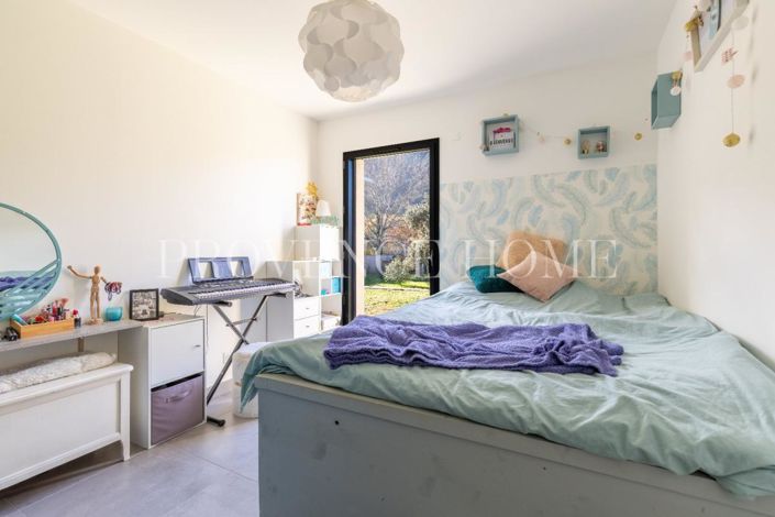 Image No.19-3 Bed House for sale