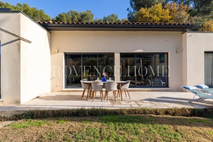 Image No.9-3 Bed House for sale