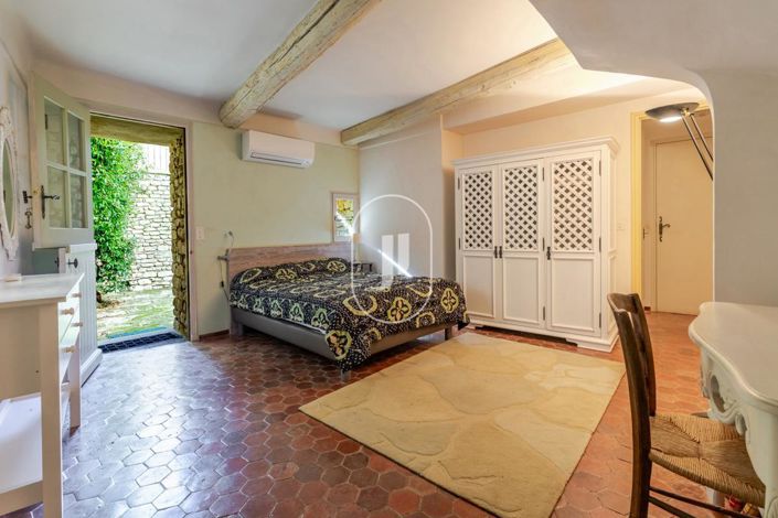 Image No.7-6 Bed House for sale