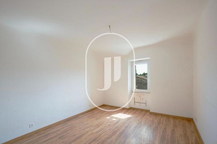 Image No.7-5 Bed House for sale