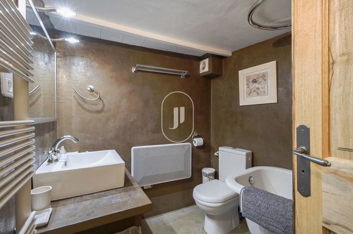 Image No.10-2 Bed House for sale