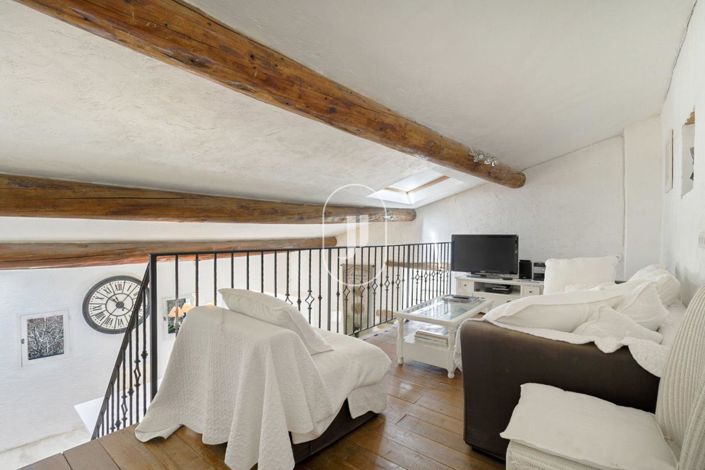 Image No.8-2 Bed House for sale