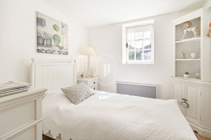 Image No.9-2 Bed House for sale