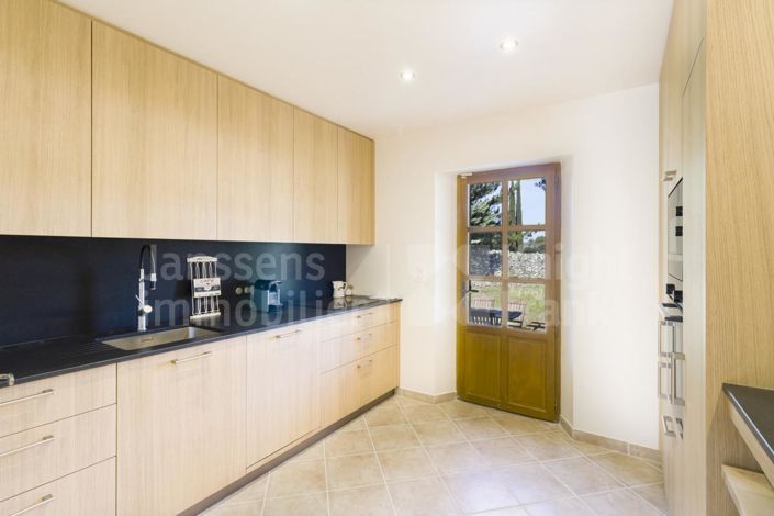 Image No.3-4 Bed House for sale