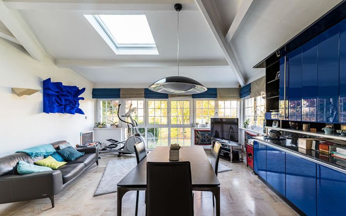 Image No.11-6 Bed Property for sale