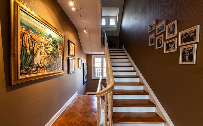 Image No.12-6 Bed Property for sale