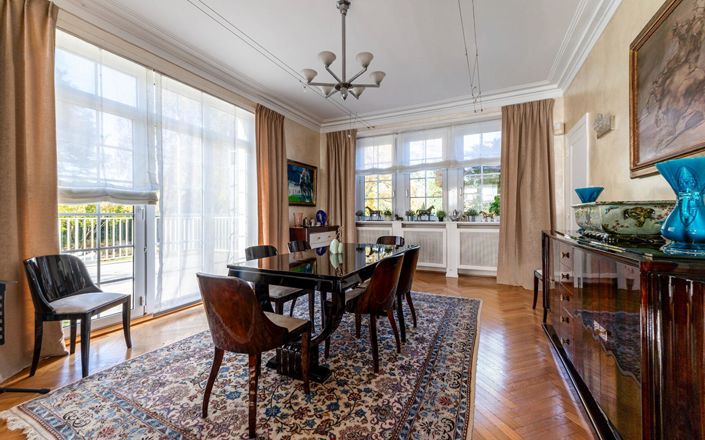 Image No.9-6 Bed Property for sale