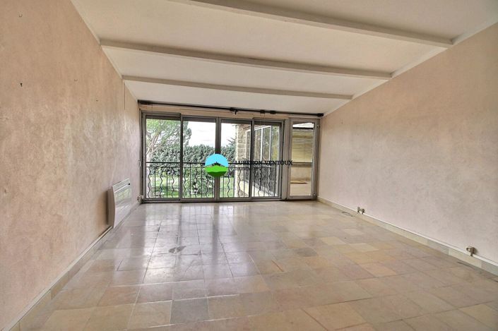 Image No.7-5 Bed House for sale