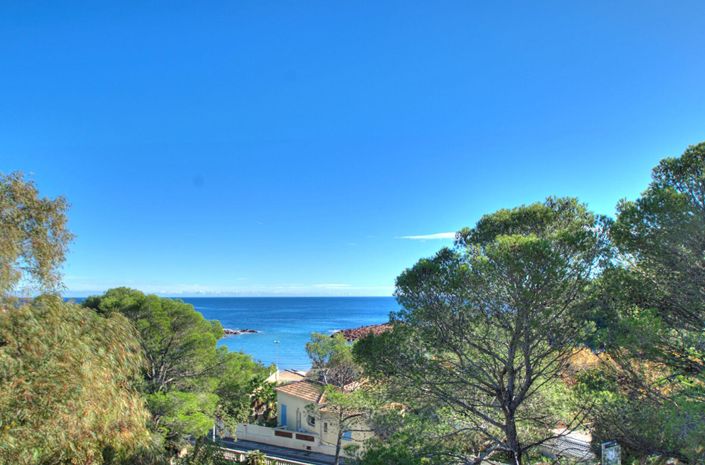 Image No.14-10 Bed House for sale