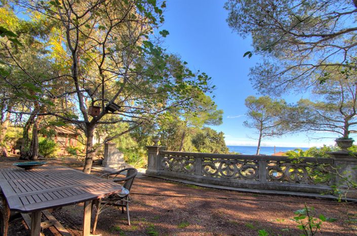 Image No.3-10 Bed House for sale