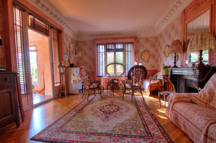 Image No.5-10 Bed House for sale