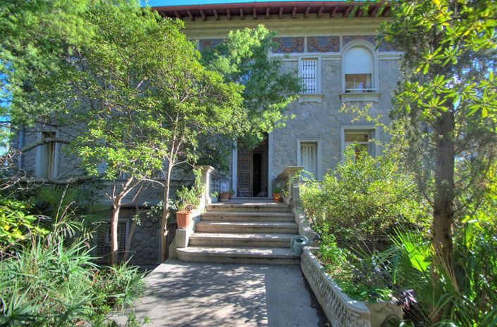 Image No.7-10 Bed House for sale