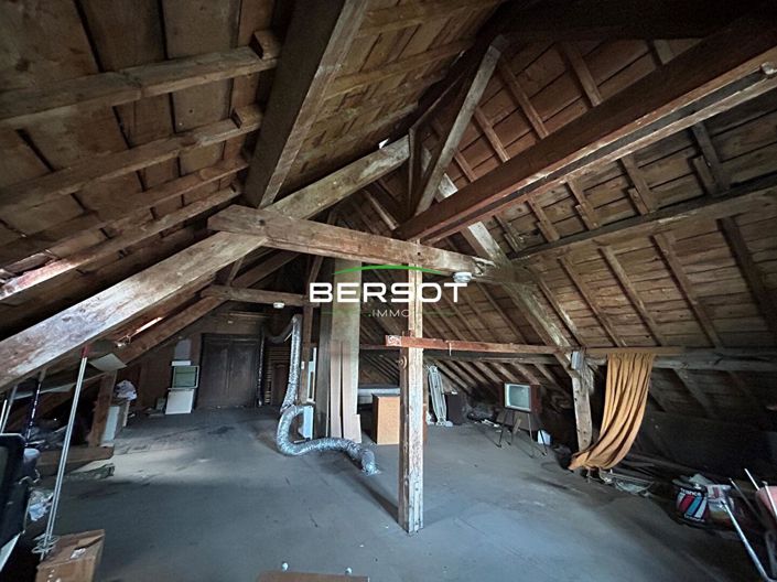 Image No.7-10 Bed House for sale