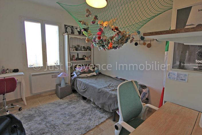 Image No.11-4 Bed Property for sale