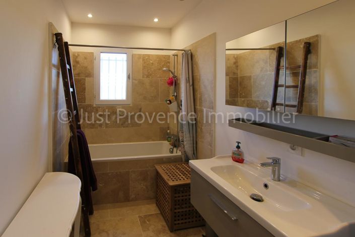 Image No.12-4 Bed Property for sale