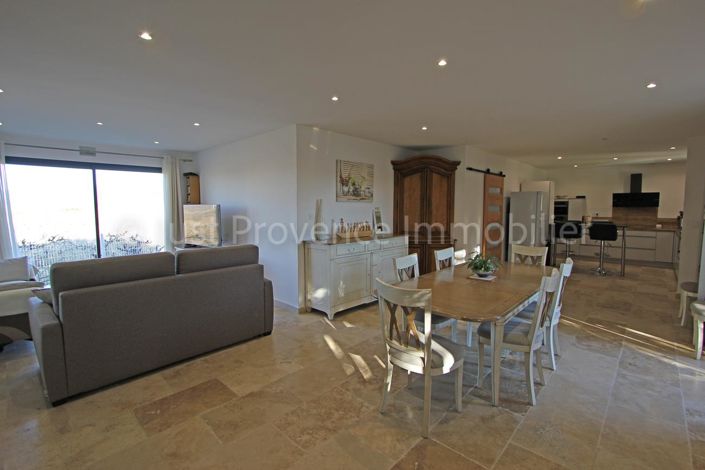 Image No.6-4 Bed Property for sale