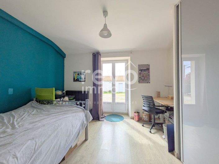 Image No.10-3 Bed House for sale