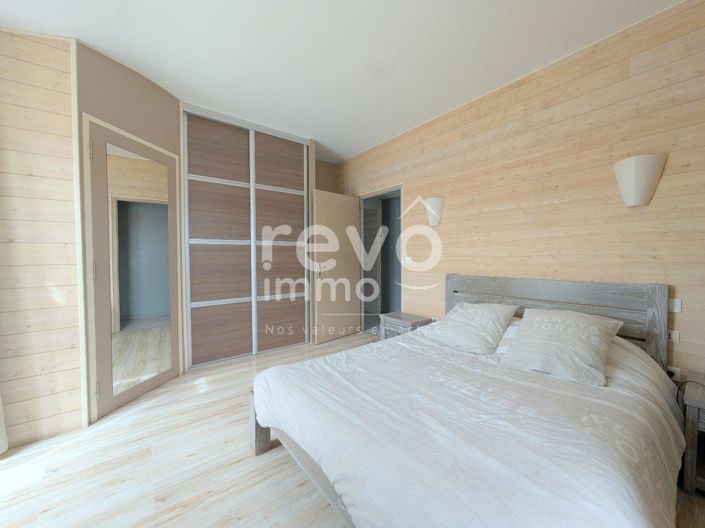 Image No.8-3 Bed House for sale