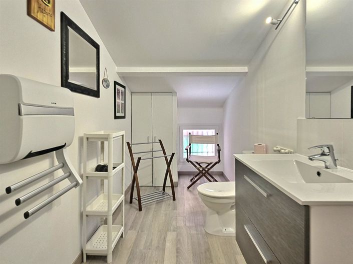 Image No.16-7 Bed House for sale