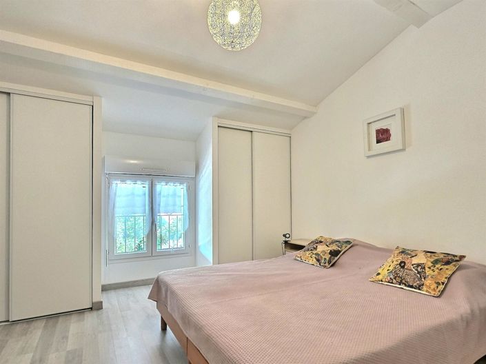 Image No.17-7 Bed House for sale