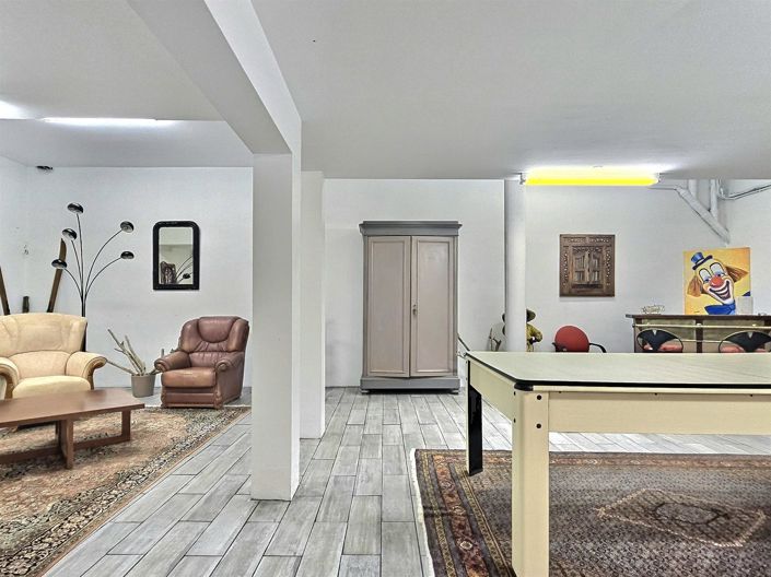 Image No.19-7 Bed House for sale