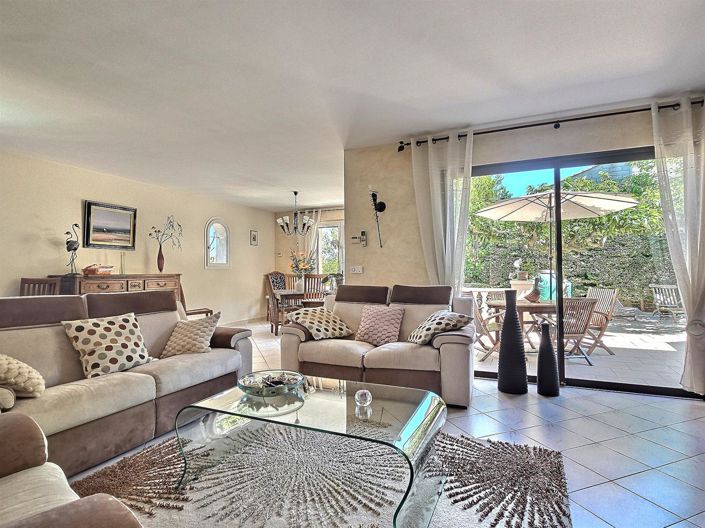 Image No.4-7 Bed House for sale