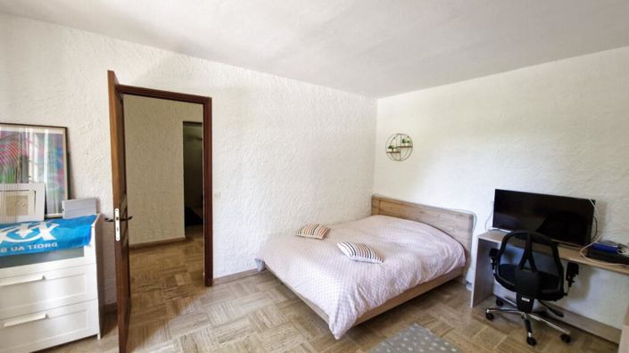 Image No.11-5 Bed House for sale