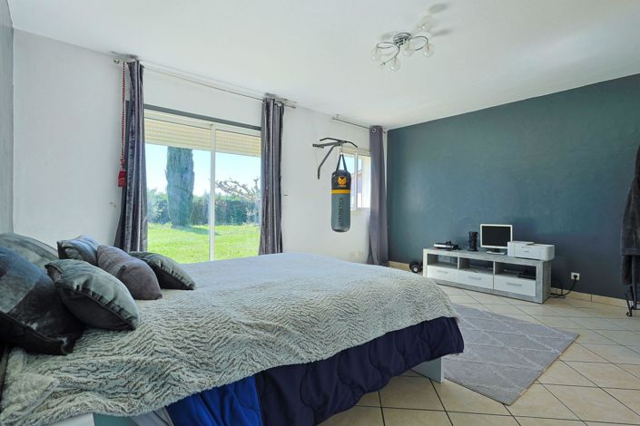 Image No.4-6 Bed House for sale