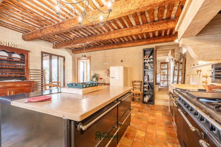 Image No.8-5 Bed House for sale