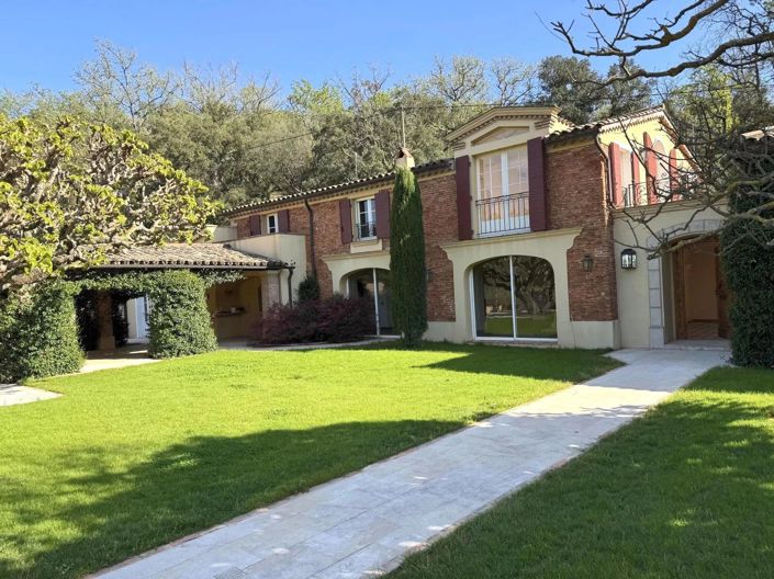 Image No.8-4 Bed House for sale