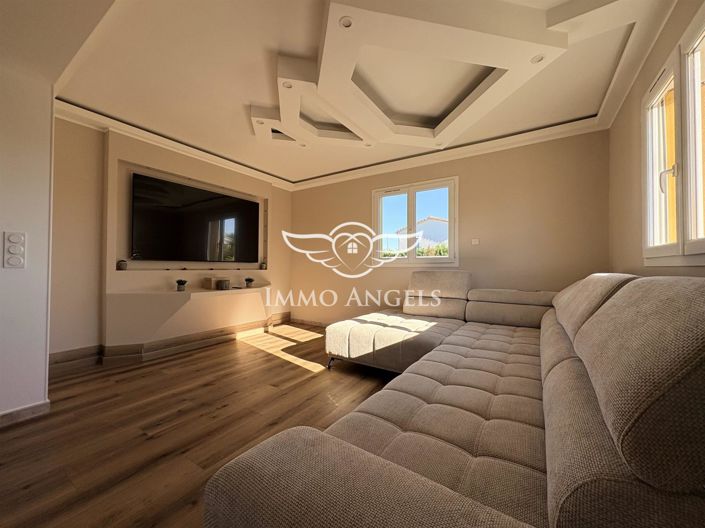 Image No.6-3 Bed House for sale