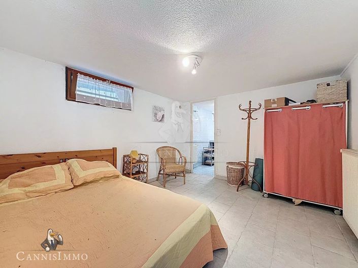 Image No.13-3 Bed House for sale