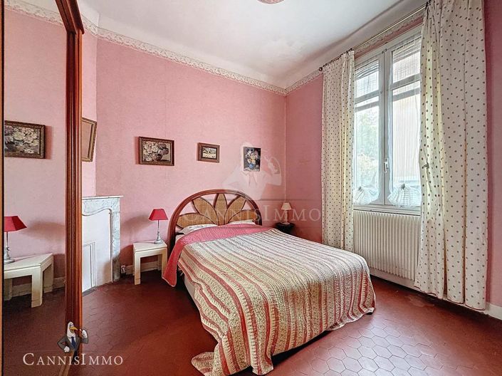 Image No.7-3 Bed House for sale