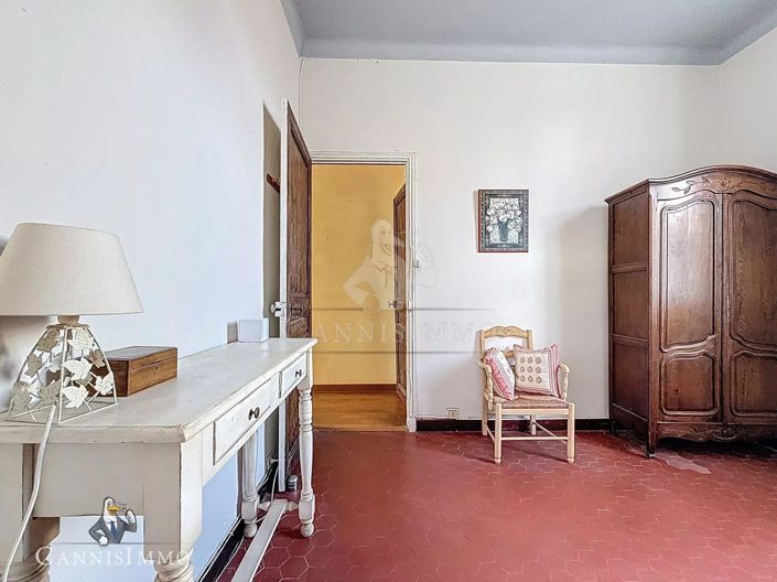 Image No.9-3 Bed House for sale