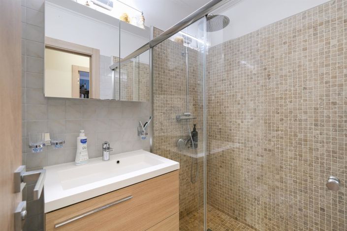 Image No.10-4 Bed House for sale