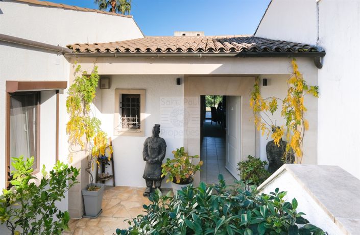 Image No.2-4 Bed House for sale