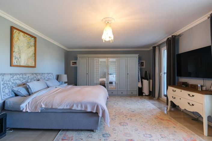 Image No.9-4 Bed House for sale