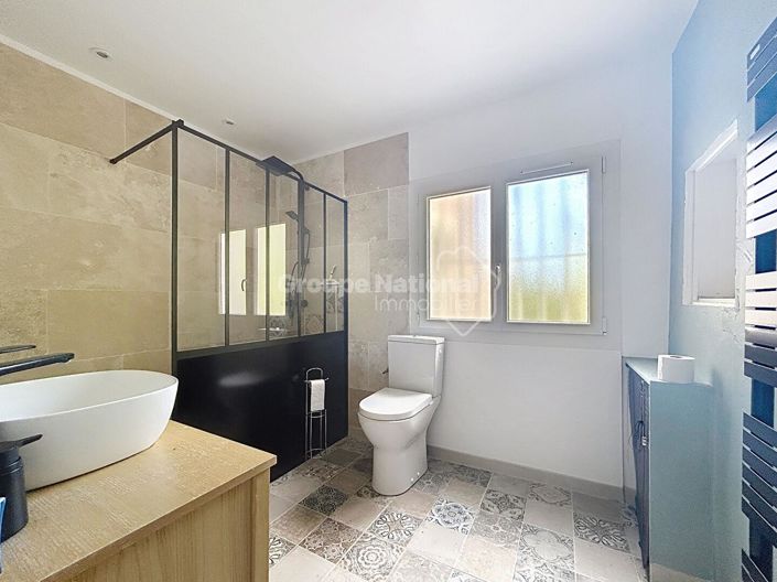 Image No.18-8 Bed House for sale